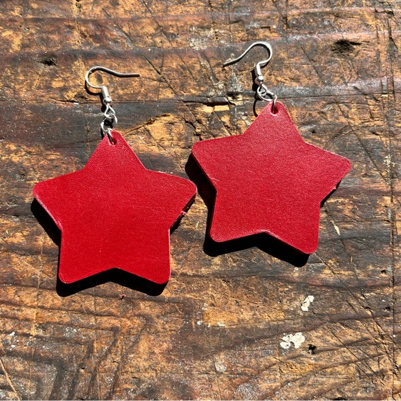 Star Leather Red Oversized Earrings Artist handmade Created by Kuratorkelli - Picture 1 of 13